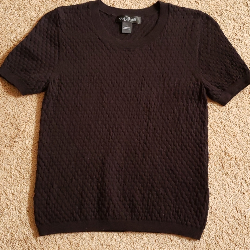 Black textured s.s. sweater szS